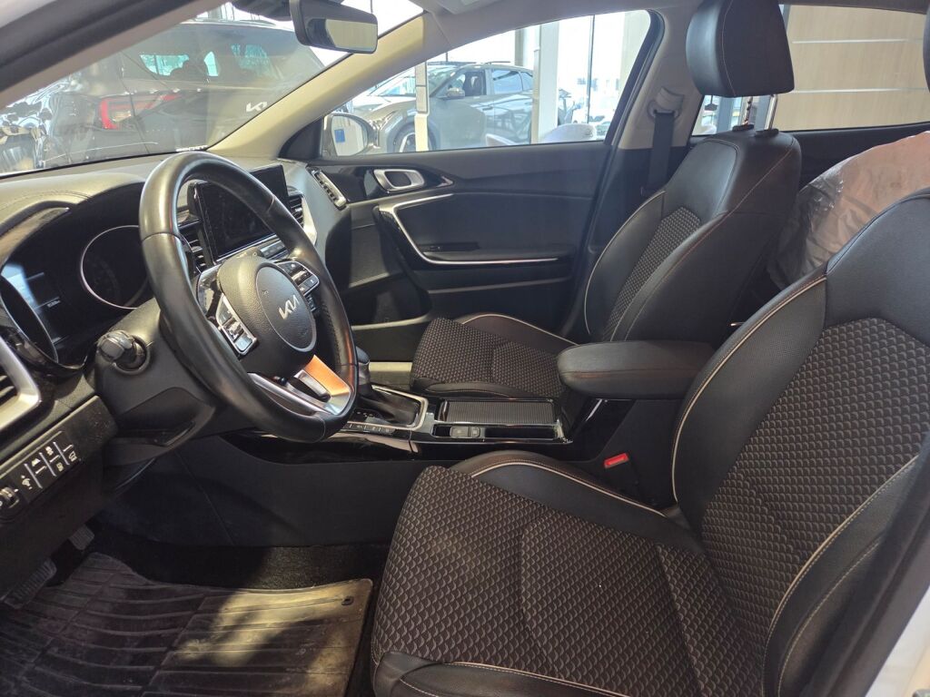 Kia XCeed 2023 Valkoinen