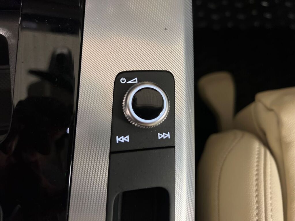 Audi Q5 2023 Musta