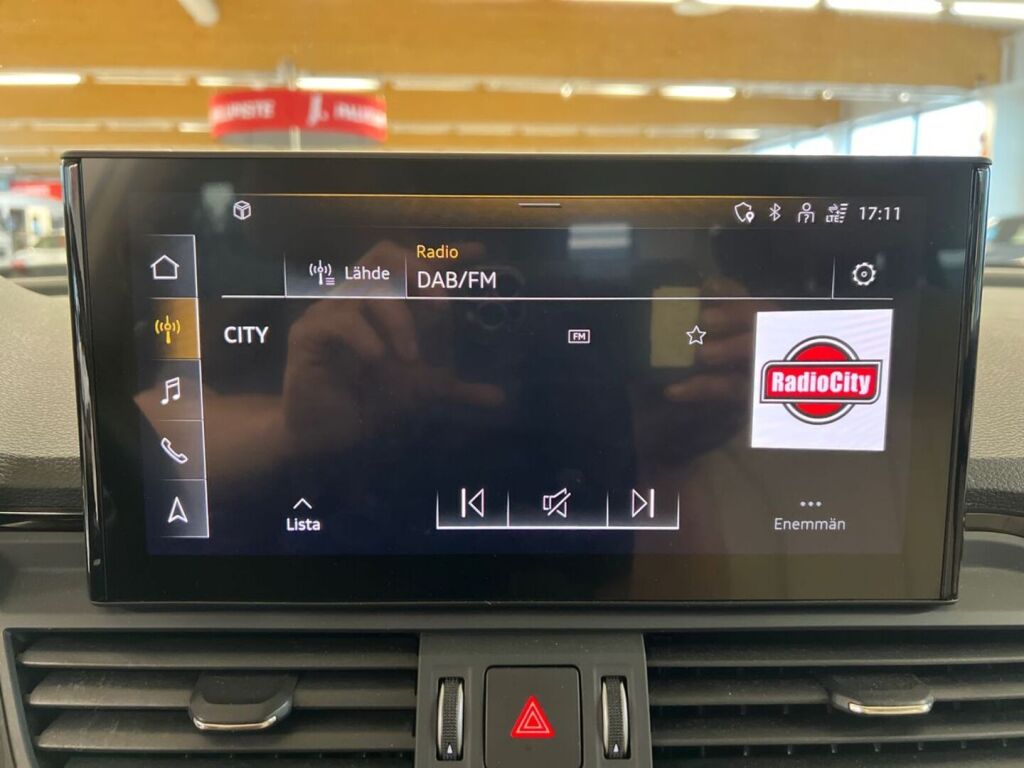 Audi Q5 2023 Musta