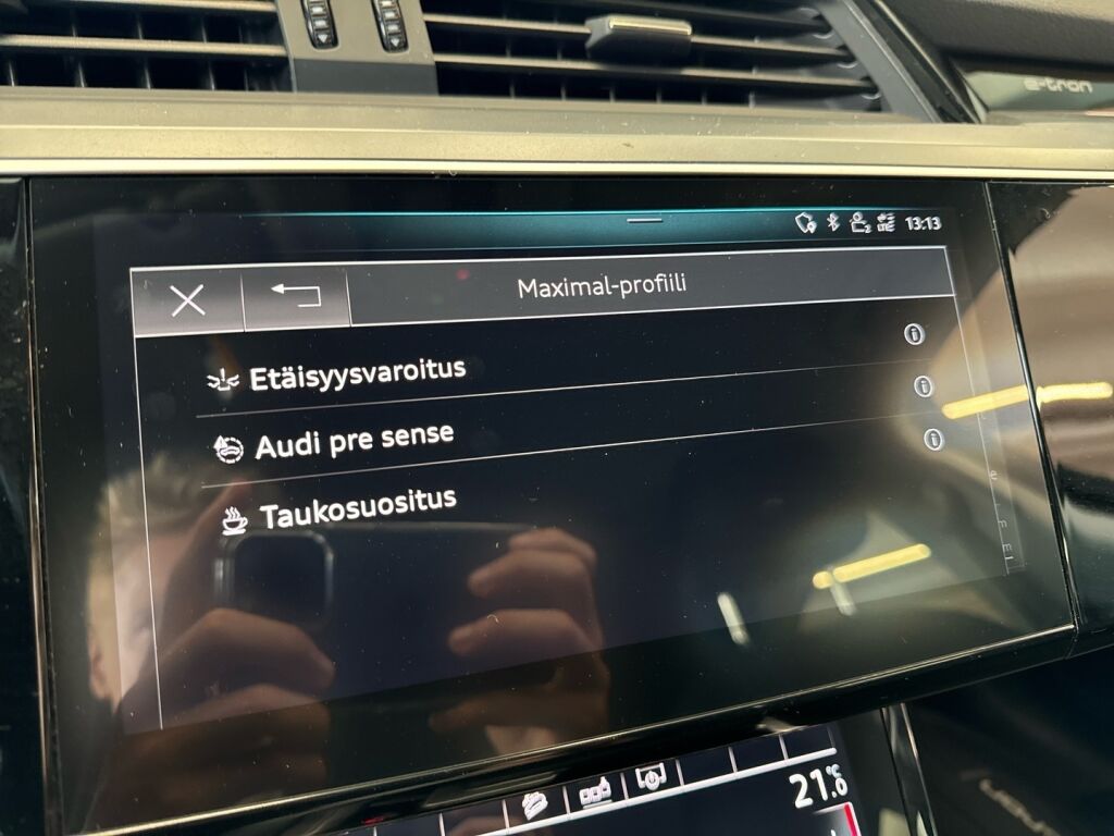 Audi e-tron 2020 Musta