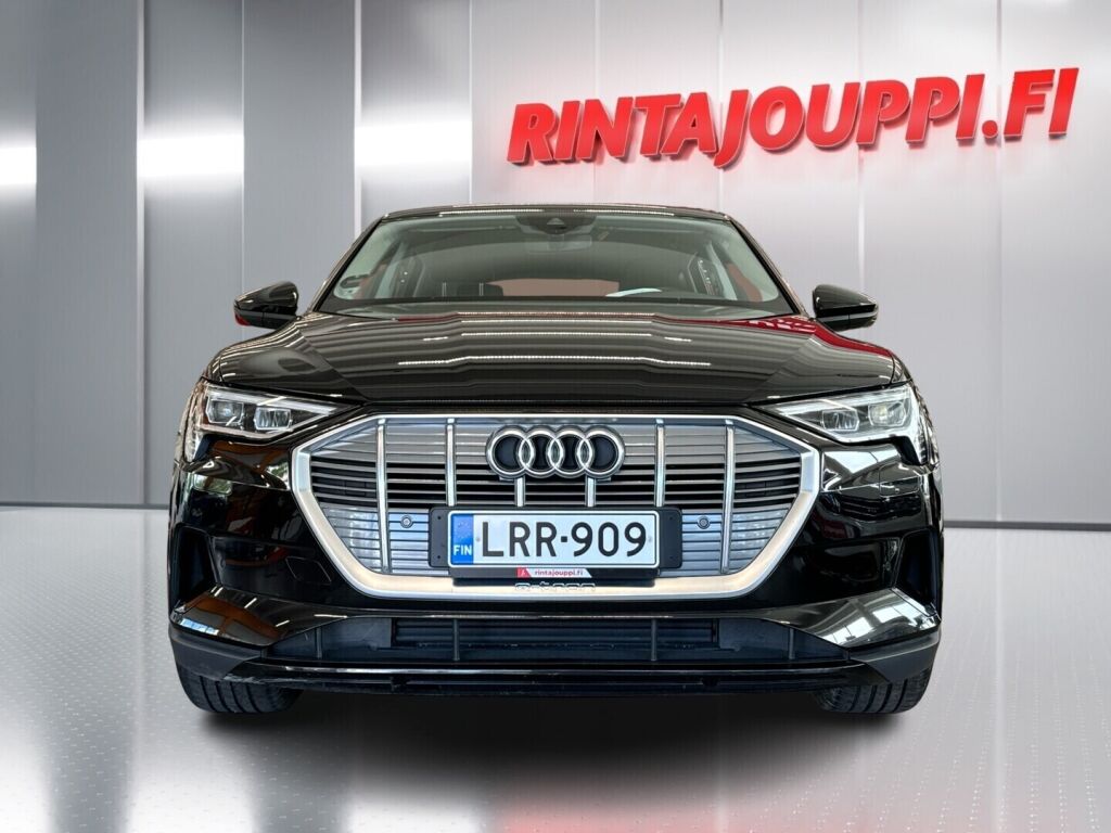 Audi e-tron 2020 Musta