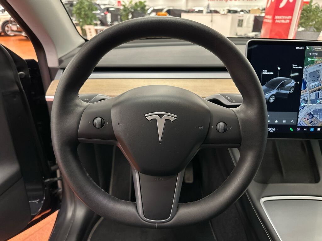 Tesla Model Y 2021 Harmaa