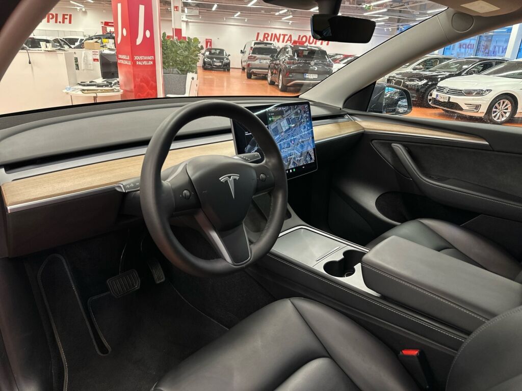 Tesla Model Y 2021 Harmaa
