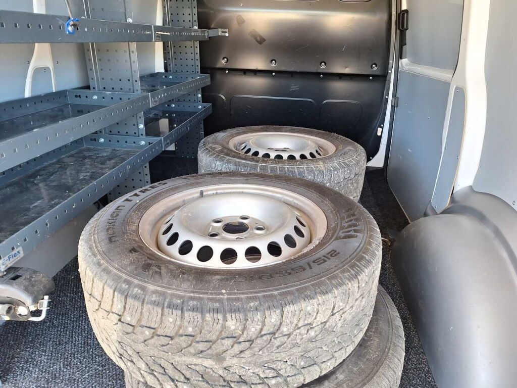 Volkswagen Transporter 2022 Valkoinen