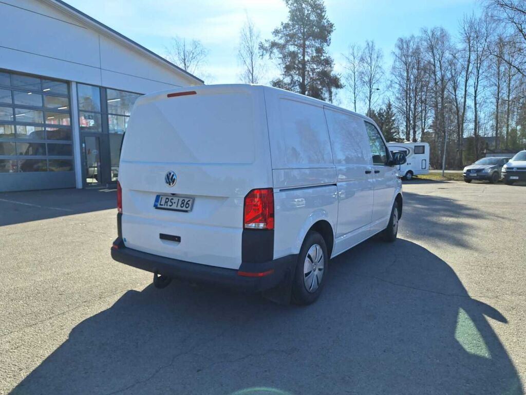 Volkswagen Transporter 2022 Valkoinen