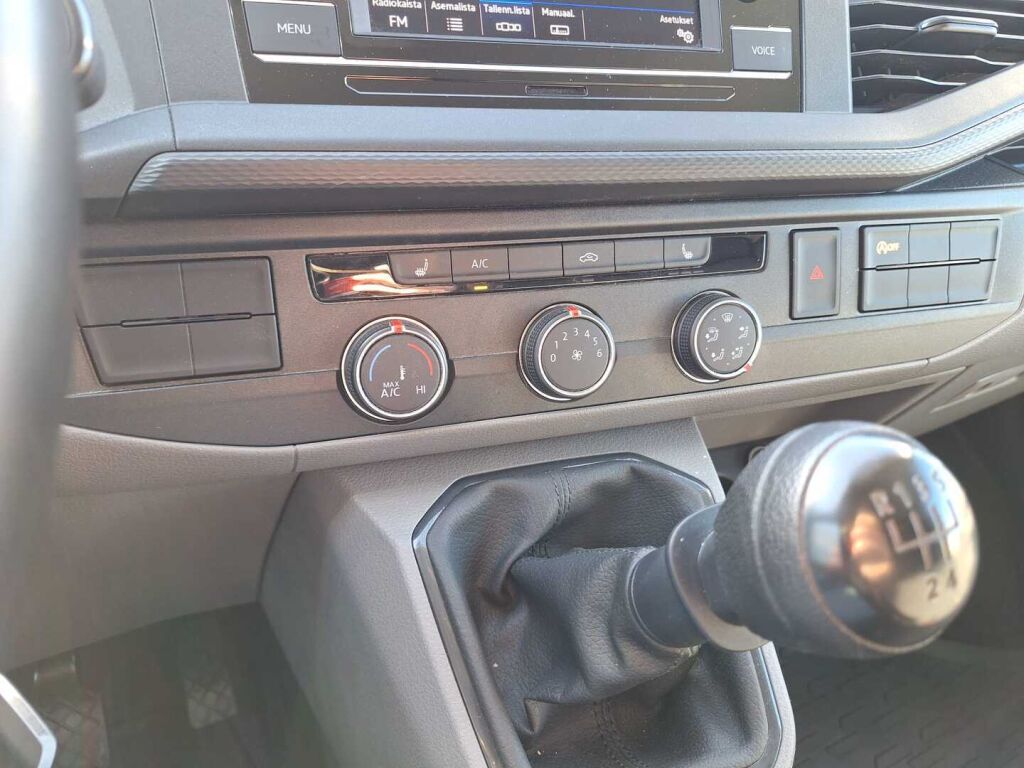 Volkswagen Transporter 2022 Valkoinen