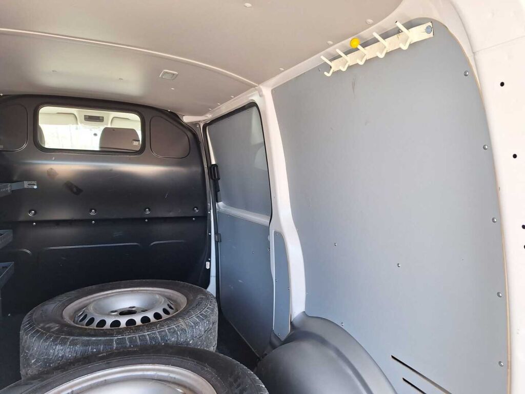 Volkswagen Transporter 2022 Valkoinen