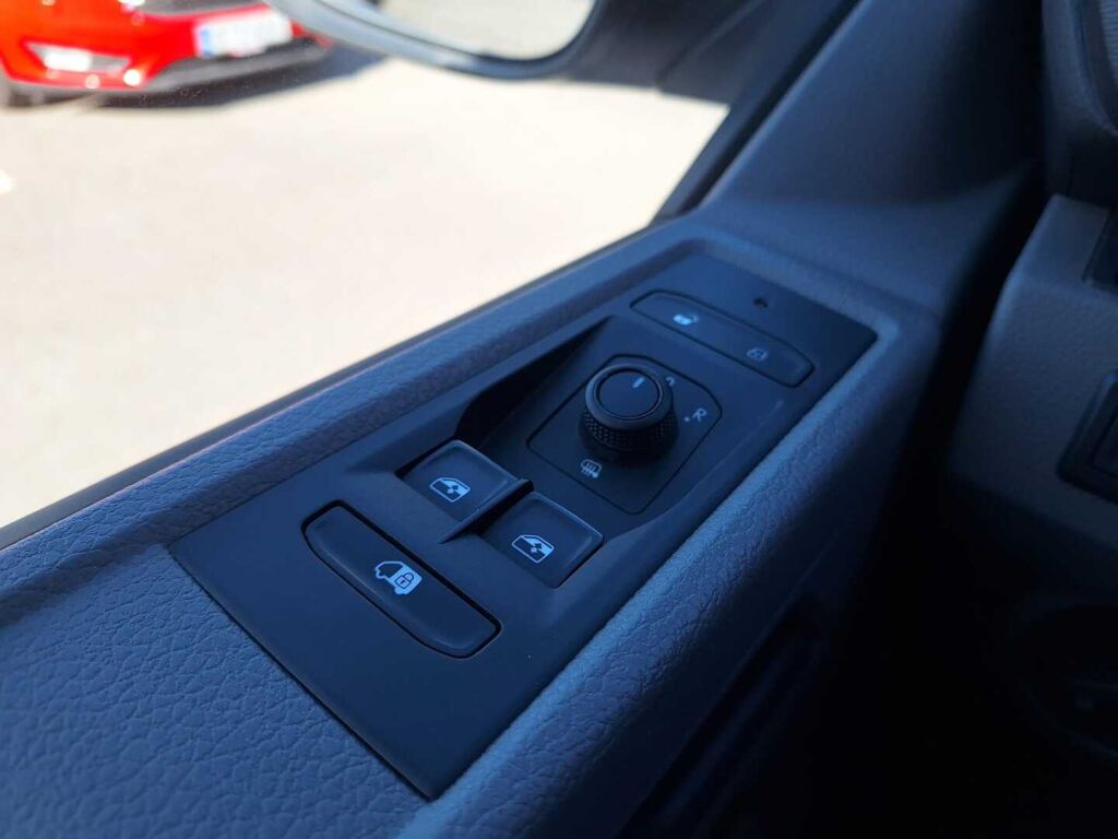 Volkswagen Transporter 2022 Valkoinen