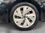 Volkswagen Golf 2023 Musta