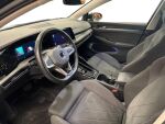 Volkswagen Golf 2023 Musta