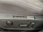 Volkswagen Golf 2023 Musta