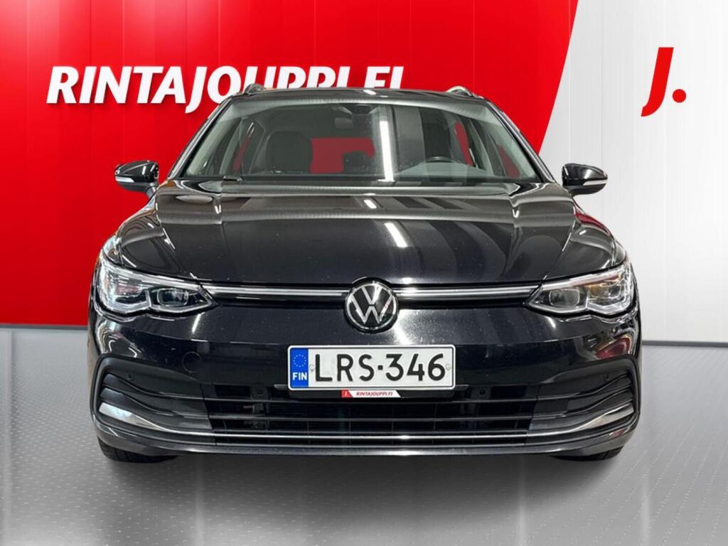 Volkswagen Golf 2023 Musta