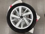 Volkswagen Golf 2023 Musta