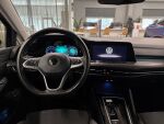 Volkswagen Golf 2023 Musta