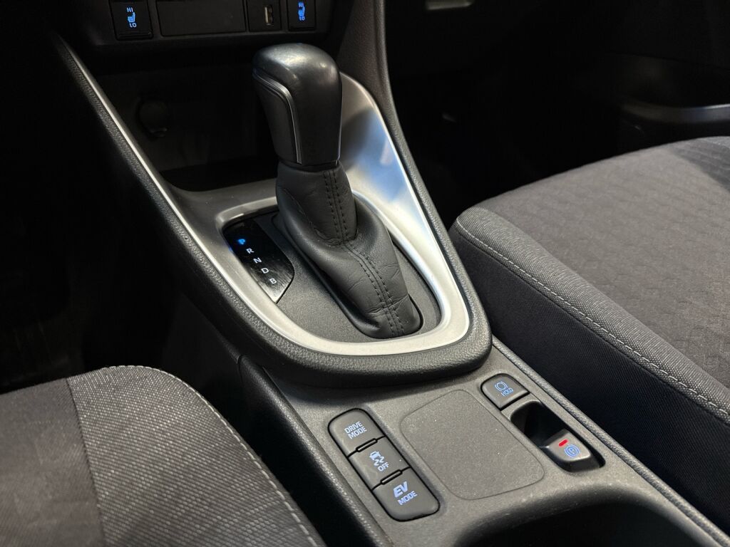 Toyota Yaris 2022 Valkoinen