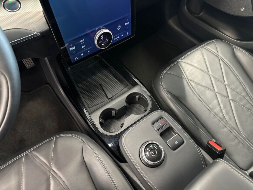 Ford Mustang Mach-E 2022 Valkoinen