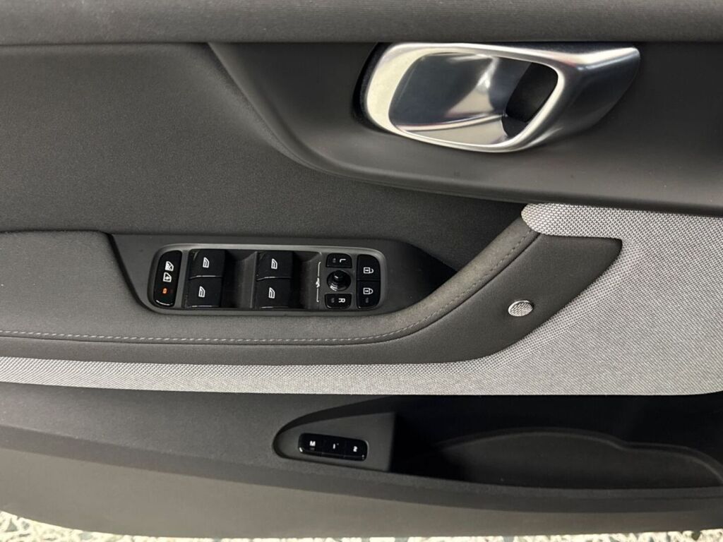 Polestar 2 2022 Harmaa