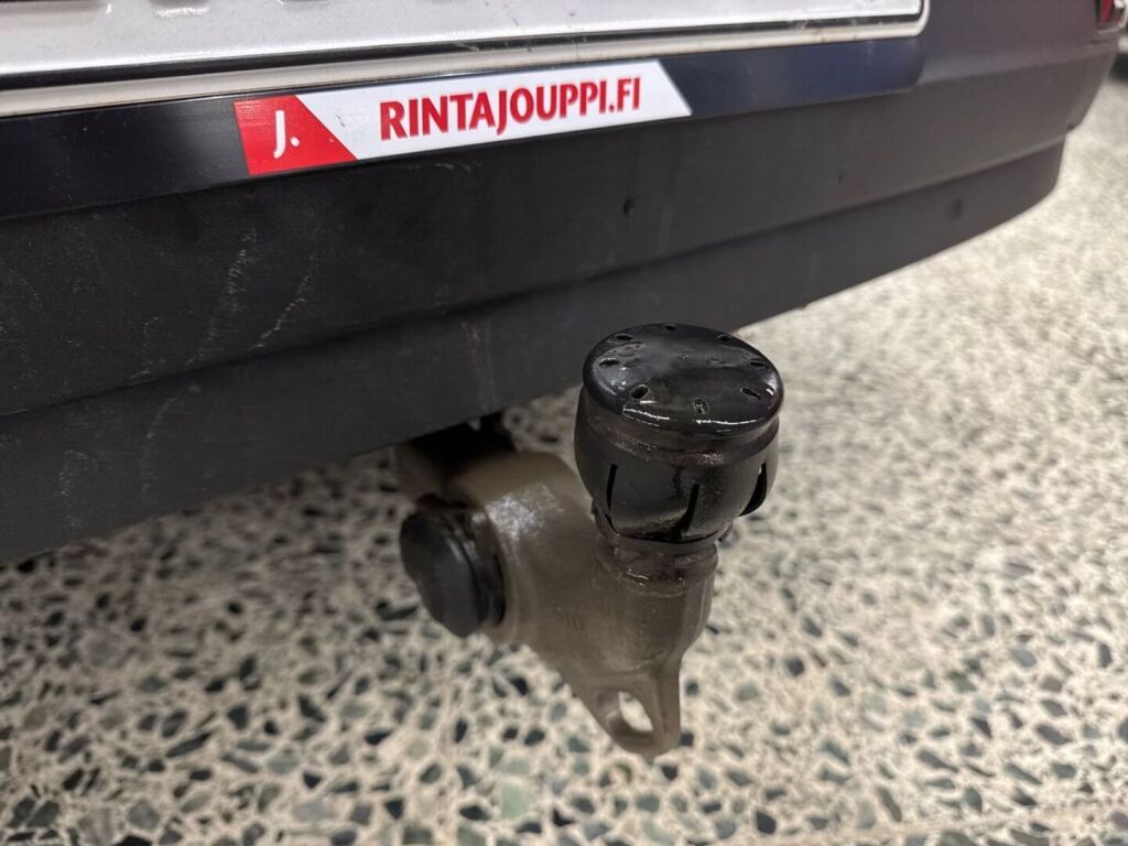 Polestar 2 2022 Harmaa