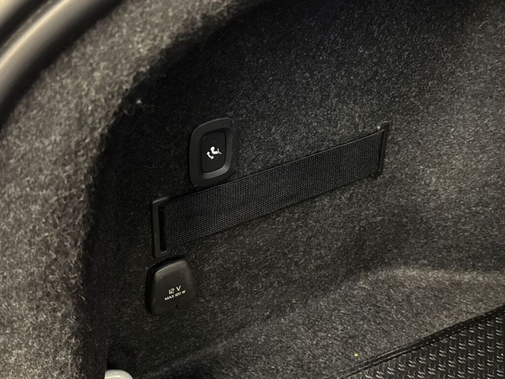 Polestar 2 2022 Harmaa