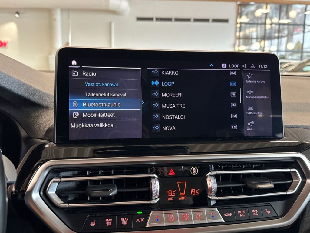 BMW X3 2023 Sininen