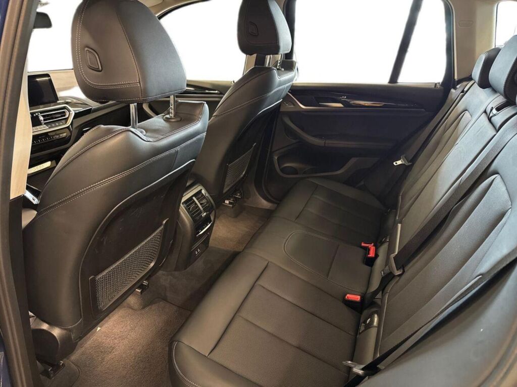 BMW X3 2023 Sininen