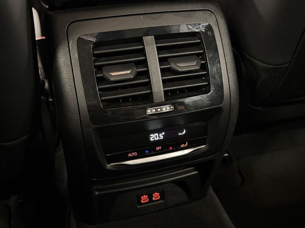 BMW X3 2023 Sininen
