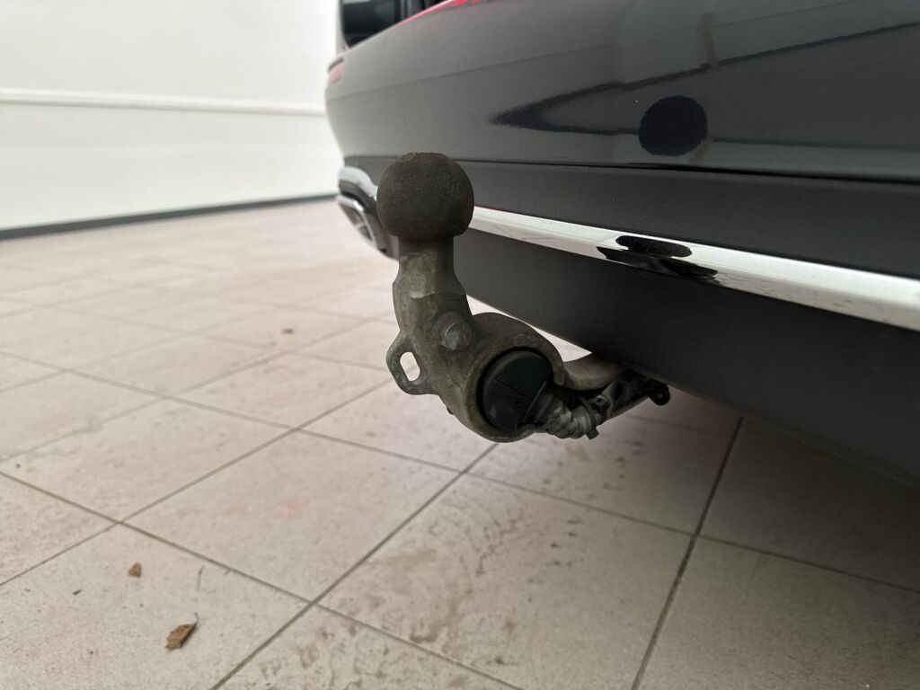 Mercedes-Benz E 2021 Harmaa