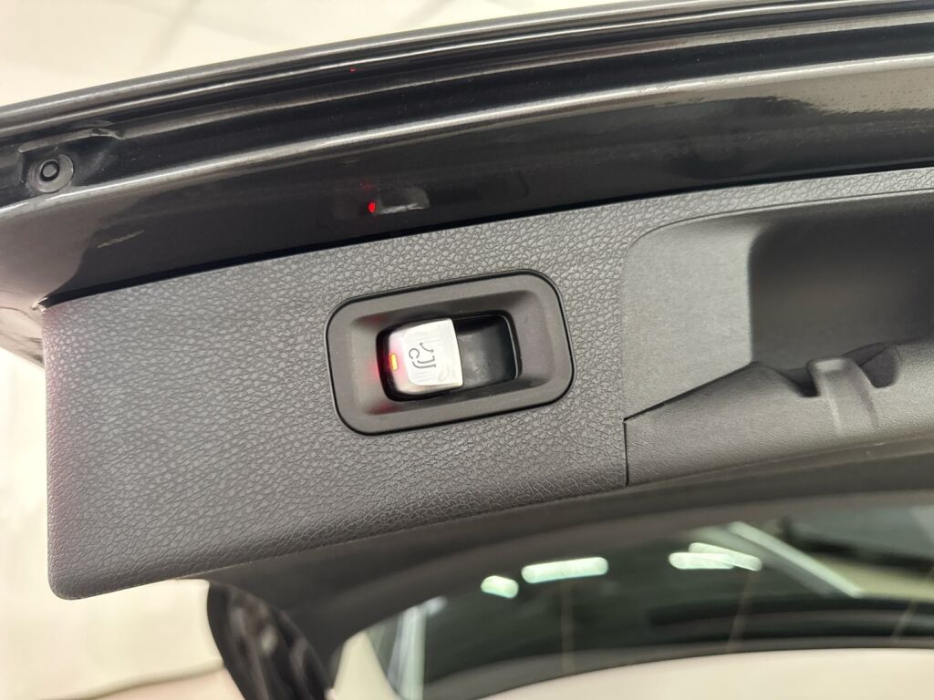 Mercedes-Benz E 2021 Harmaa