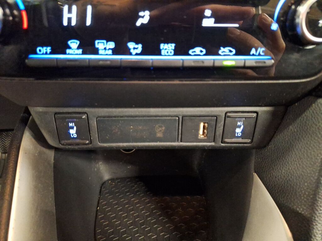 Toyota Yaris 2022 Sininen