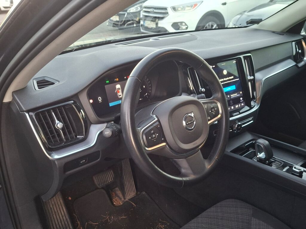 Volvo V60 2022 Sininen