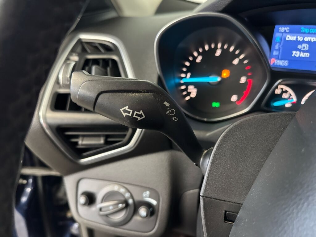 Ford Kuga 2013 Sininen