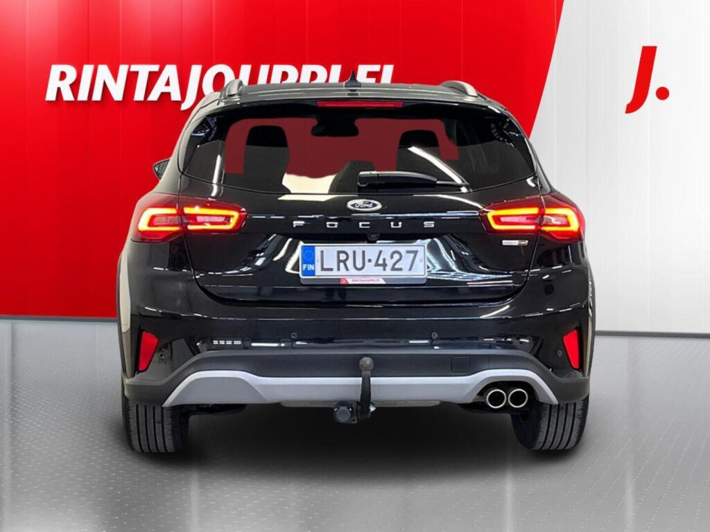 Ford Focus 2022 Musta