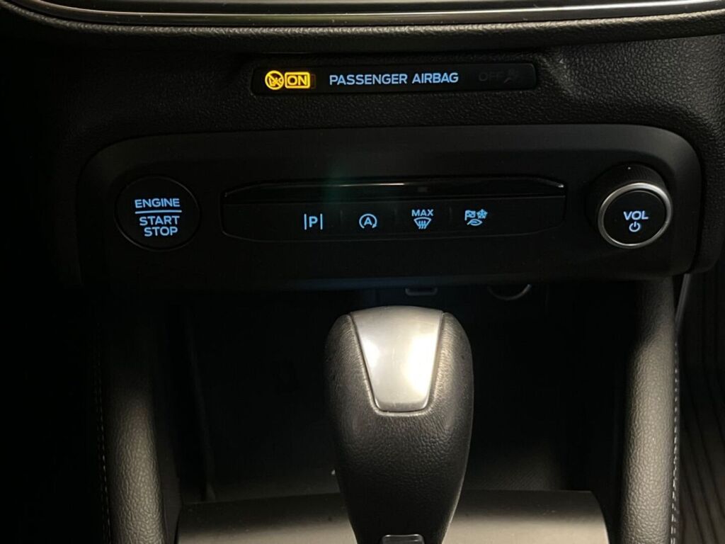 Ford Focus 2022 Musta