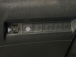 Peugeot 2008 2023 Oranssi
