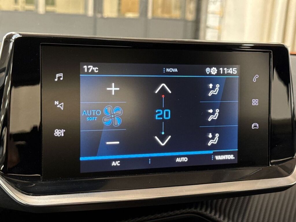 Peugeot 2008 2023 Oranssi