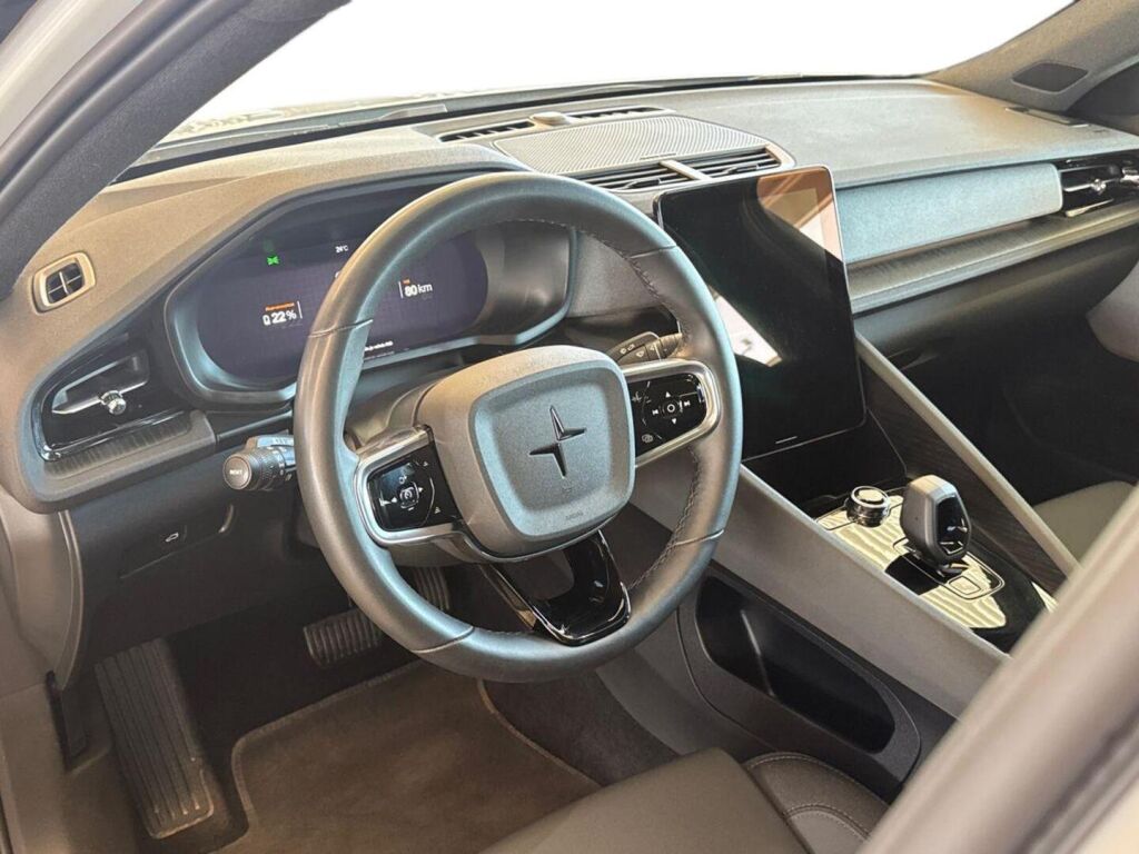 Polestar 2 2022 Harmaa