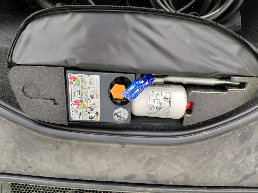 Polestar 2 2022 Harmaa