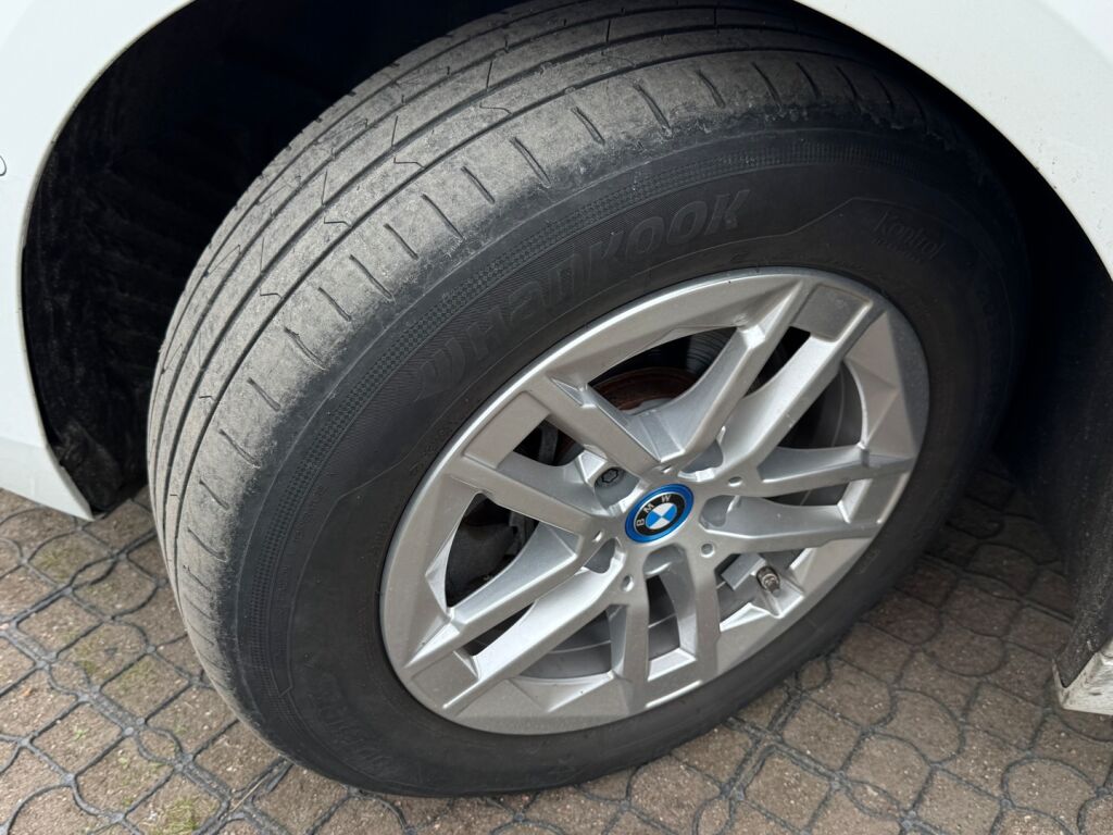 BMW 225 2023 Valkoinen