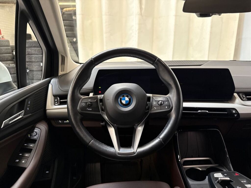 BMW 225 2023 Valkoinen