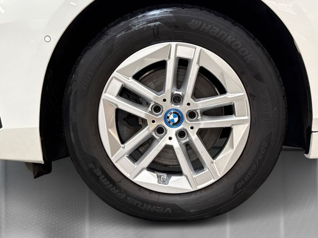 BMW 225 2023 Valkoinen