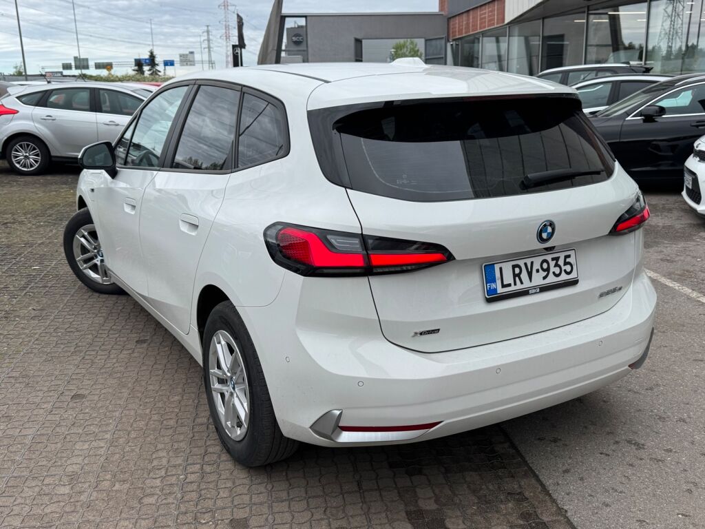 BMW 225 2023 Valkoinen