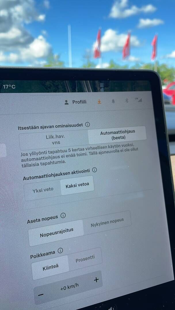 Tesla Model 3 2021 Sininen