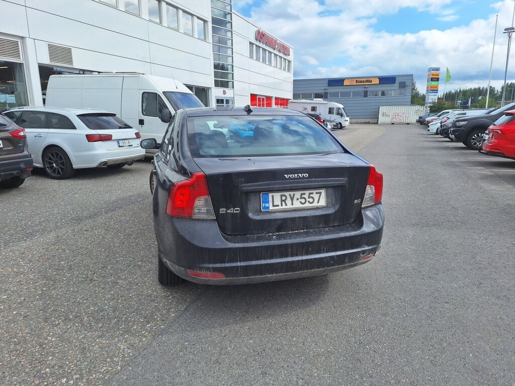 Volvo S40 2007 Musta