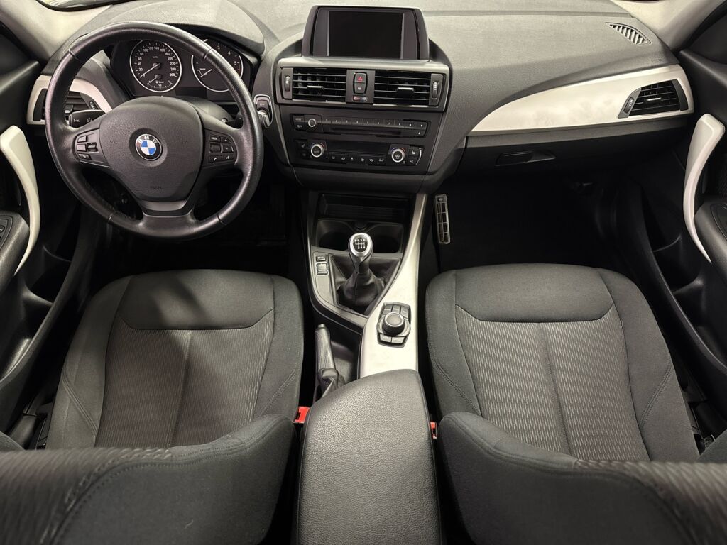 BMW 114 2013 Musta