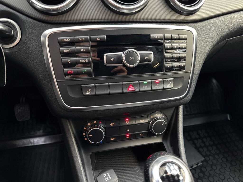 Mercedes-Benz CLA 2013 Valkoinen