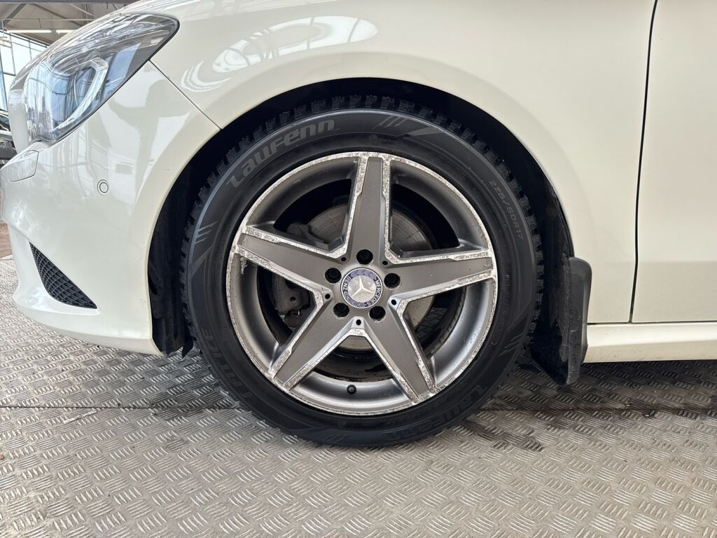 Mercedes-Benz CLA 2013 Valkoinen