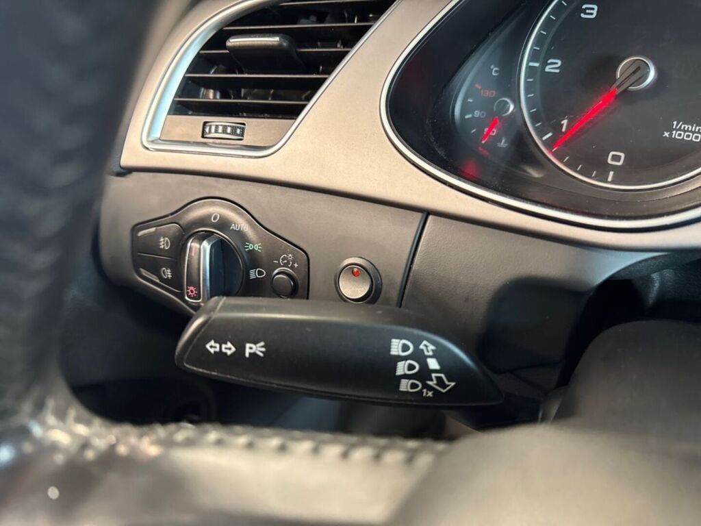 Audi A4 2013 Musta