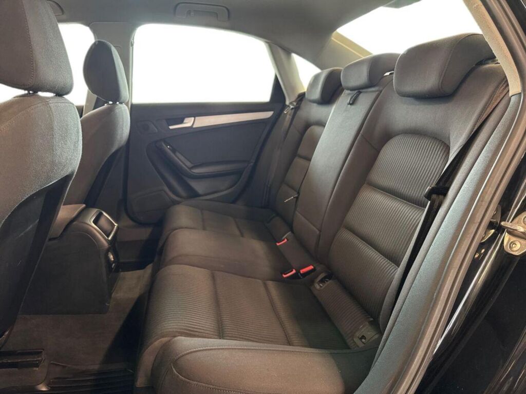 Audi A4 2013 Musta