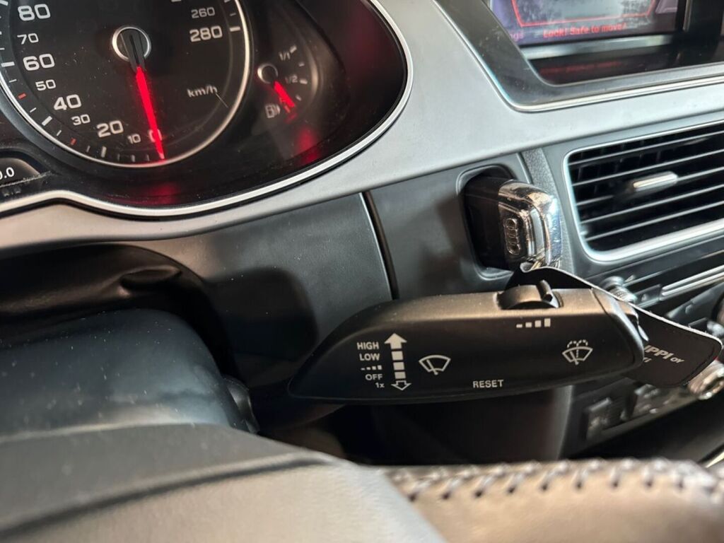 Audi A4 2013 Musta