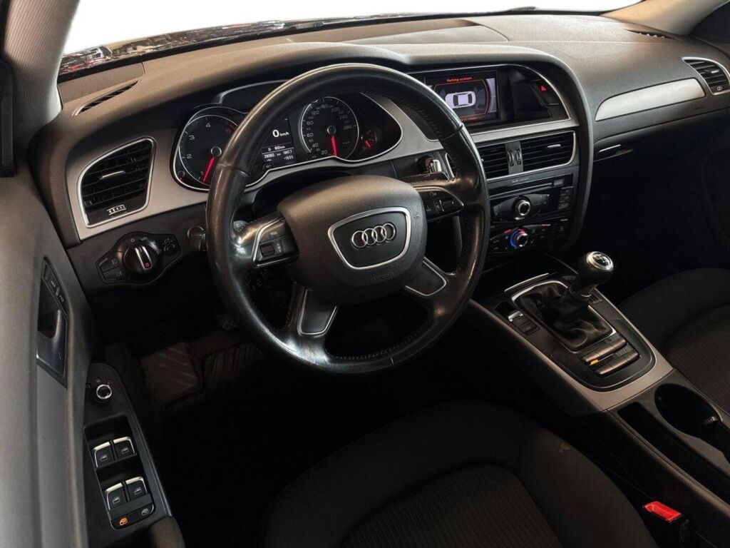 Audi A4 2013 Musta